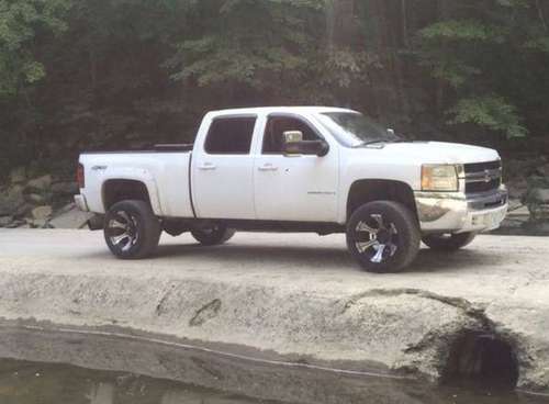 2007 LMM Duramax diesel Lifted - cars & trucks - by owner - vehicle... for sale in Pimento, IN