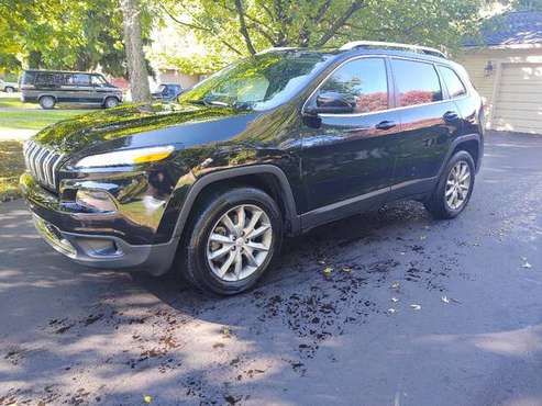 2018 Jeep Cherokee Limited - 29,000 Miles - All Wheel Drive - - cars... for sale in Bellaire, MI