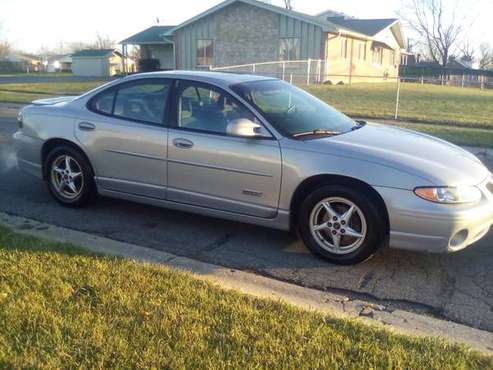 XXXXTRA NICE.... 00 PONTIAC GRANDPRIX - cars & trucks - by owner -... for sale in Englewood, OH
