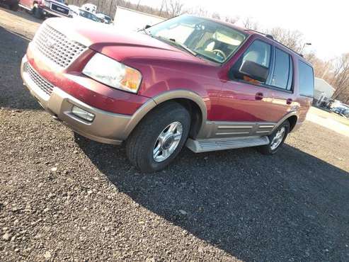 One owner 04 eddie bauer expedition 3rd row w dvd for sale in Newburgh, NY