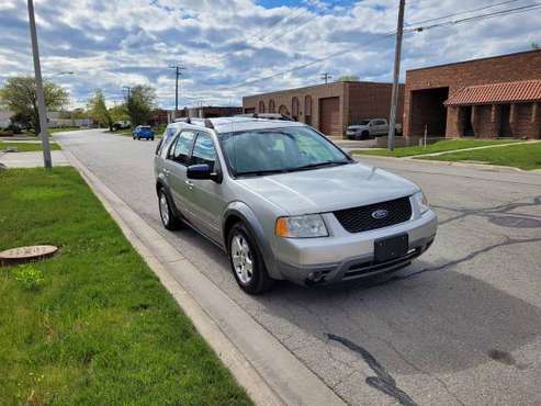 2006 Ford Frestyle AWD, 3rd Row, Leather, Clean carfax, No issues for sale in Addison, IL