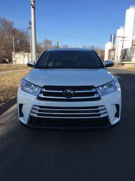 2017 Toyota Highlander LE AWD - ONLY 30K MILES - cars & trucks - by... for sale in Farmington, MN