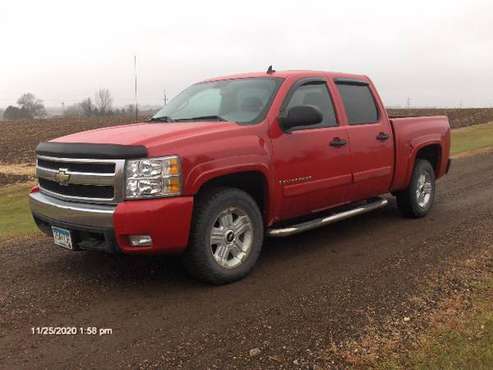 2008 CHEVY SILVERADO LT CREW CAB 1500 4X4 - cars & trucks - by owner... for sale in Mazeppa, MN