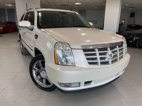 2011 Cadillac Escalade Premium - - by dealer - vehicle for sale in Springfield, IL