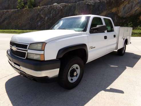 2006 Chevy 2500HD Diesel/4x4 8' Service Truck for sale in Medley, District Of Columbia
