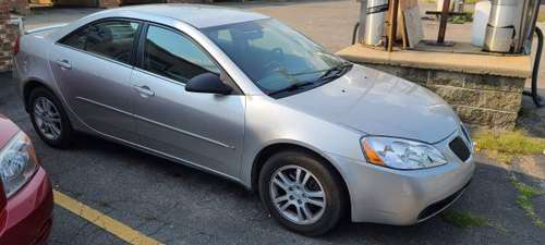 PONTIAC G6 GOOD MPG - cars & trucks - by owner - vehicle automotive... for sale in Lansing, MI
