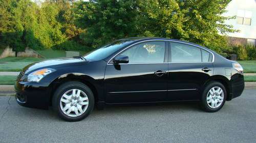 2009 Nissan Altima With only 25k miles ( original milage ) for sale in Bentonville, AR