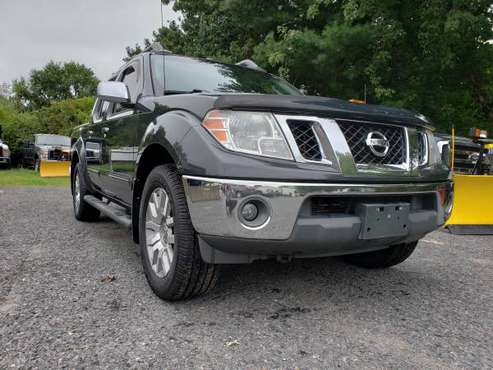2010 Nissan Frontier Crew Cab LE 4WD - Fully loaded - cars & trucks... for sale in West Bridgewater, MA