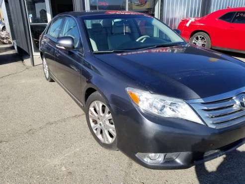 2011 Toyota Avalon limited Fargo for sale in Fargo, ND