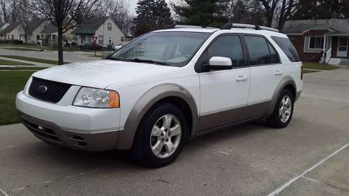 2007 Ford Freestyle - cars & trucks - by owner - vehicle automotive... for sale in Garden City, MI