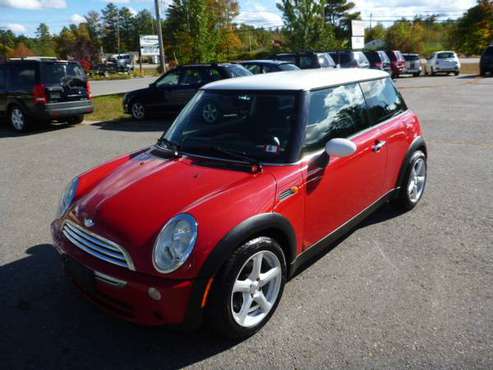 2005 MINI COOPER-5 SPEED MANUAL-RUNS AND DRIVES GOOD-WHOLESALE PRICE... for sale in Milford, NH