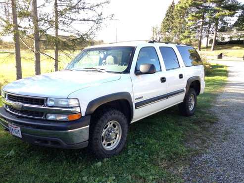 2000 Chevy Suburban 2500 4x4 for sale in Barberton, OH