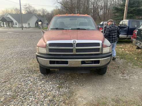 1999 DODGE RAM 3500 2WD FLATBED-CLEAN - cars & trucks - by dealer -... for sale in New Castle, PA