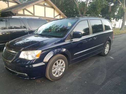 Chrysler Town & Country for sale in Lady Lake, FL
