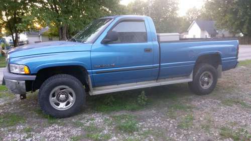 2000 Dodge Ram 1500 5.9LV8 4x4 for sale in Forest, IN