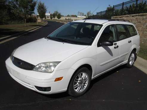 2005 FORD FOCUS ZXW WAGON - cars & trucks - by dealer - vehicle... for sale in Kansas City, MO