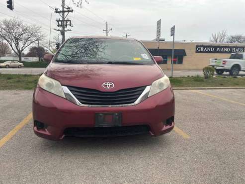 2011 Toyota Sienna le for sale in Skokie, IL
