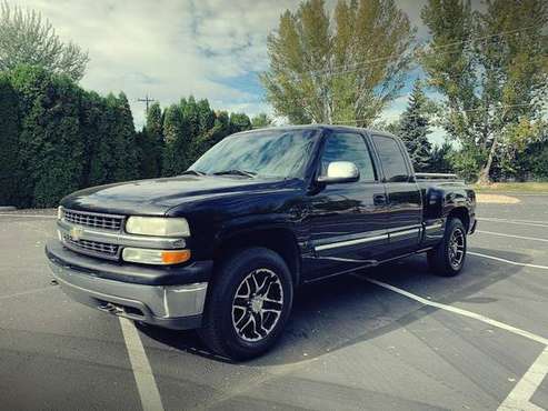2001 CHEVY SILVERADO EXTCAB 4X4 NICE OLD TRUCK - cars & trucks - by... for sale in Jordan, MN