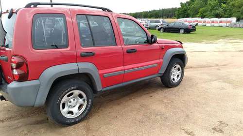 JEEP LIBERTY (CHADS USED CARS) - - by dealer - vehicle for sale in Hartford, AL