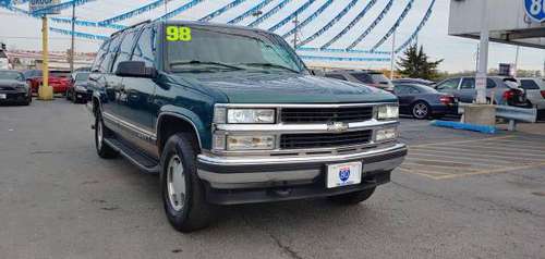 1998 Chevrolet Chevy Suburban K1500 4dr 4WD SUV - cars & trucks - by... for sale in Hazel Crest, IL