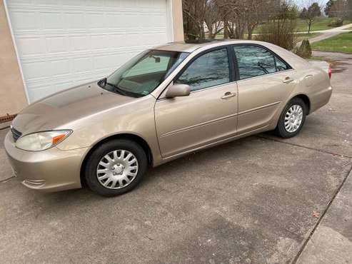 02,CAMRY LE Toyota - cars & trucks - by dealer - vehicle automotive... for sale in Springfield, MO