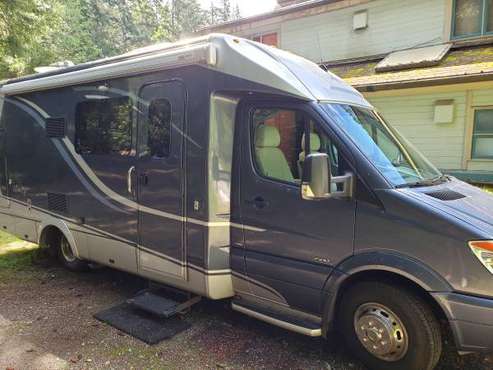 2011 Mercedes Benz Leisure Travel Unity 24MB Van for sale in Olympia, WA