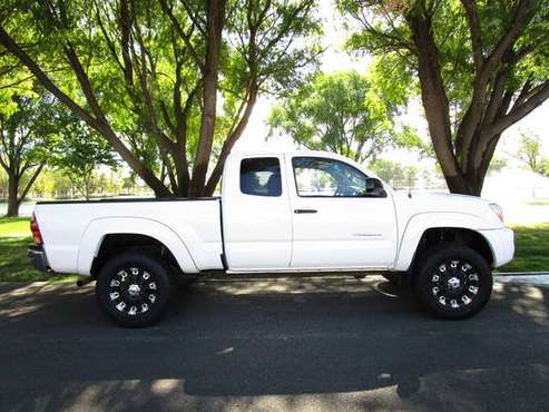 2006 TOYOTA TACOMA ACCESS CAB SR5 4X4! 5-SPEED! CUSTOM WHEELS! JUST IN for sale in Nampa, ID