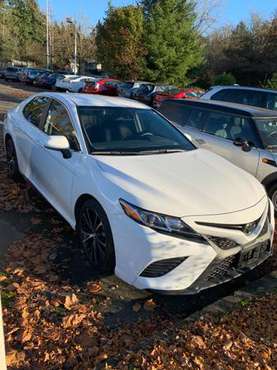 2019 Toyota Camry SE - cars & trucks - by dealer - vehicle... for sale in Bellevue, WA