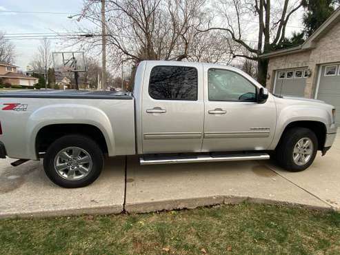 2012 GMC Sierra 1500 Crew Cab 4x4 5.3 L - cars & trucks - by owner -... for sale in Mount Prospect, IL