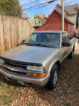 2002 Chevy S10 4WD - cars & trucks - by owner - vehicle automotive... for sale in milwaukee, WI