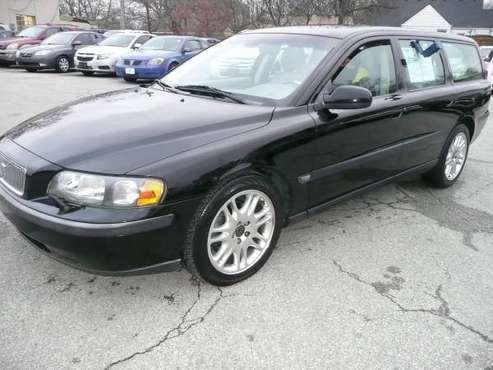 2003 VOLVO V70 wagon - cars & trucks - by dealer - vehicle... for sale in KCMO, MO
