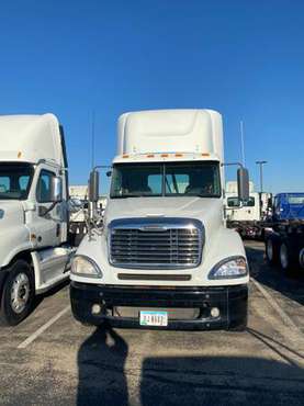2008 Freightliner Columbia 240k - cars & trucks - by owner - vehicle... for sale in Johnston, IA