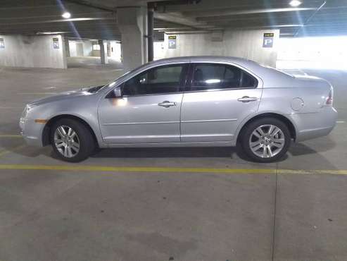 VERY NICE... 06 FORD FUSION SEL for sale in milwaukee, WI