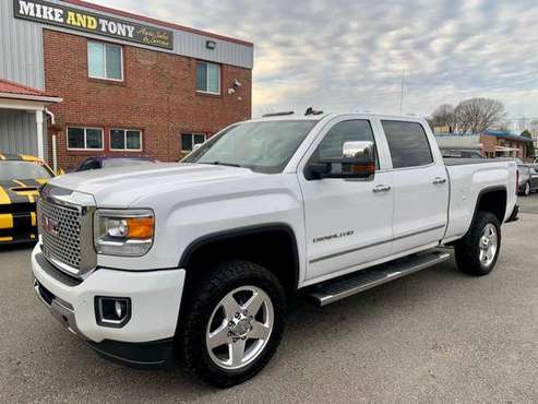 Wow! A 2015 GMC Sierra 2500HD Built After Aug 14 with... for sale in South Windsor, CT