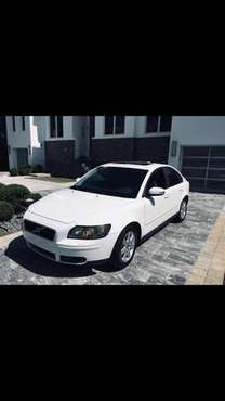 Volvo s40 - (price negotiable) excellent condition for sale in Naples, FL