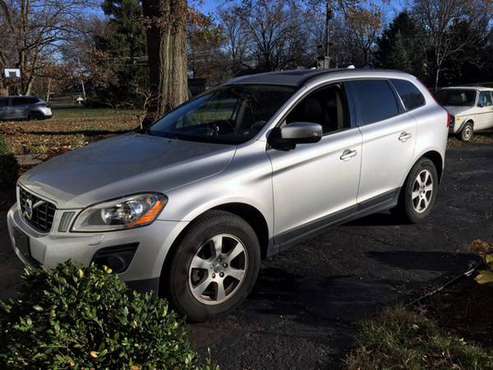 2010 Volvo XC60 - 3.2l V6 - cars & trucks - by owner - vehicle... for sale in Cincinnati, OH