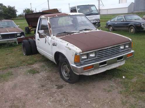 1983 D05 Nissan Rare - cars & trucks - by owner - vehicle automotive... for sale in Mount Vernon, SD