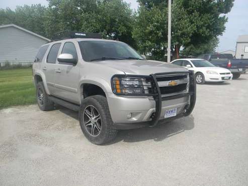 2009 Chevy Tahoe, New tires, Lift Kit, 164k miles 1 for sale in libertyville, IA