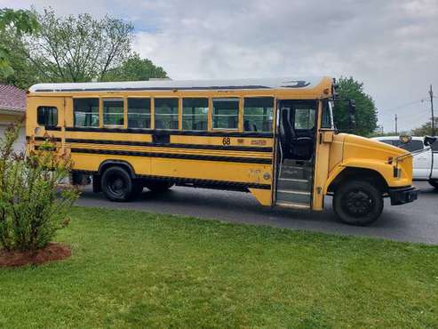 2001 Freight Liner Blue Bird 38 passenger handicap School bus - cars for sale in Martinsburg, WV