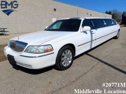 2005 Lincoln Towncar Executive Limo 4 6L V8 - Warranty - cars & for sale in Middleville, MI