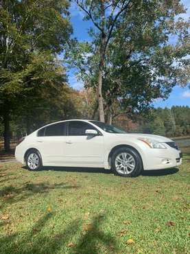 2011 Nissan Altima SL - cars & trucks - by owner - vehicle... for sale in Laurel, MS