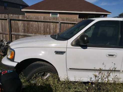 Mechanic's Special! 2002 Ford Expedition - cars & trucks - by owner... for sale in Schertz, TX
