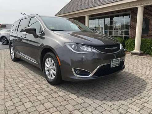 2019 Chrysler Pacifica Touring L Minivan - - by dealer for sale in Bowling Green, MI