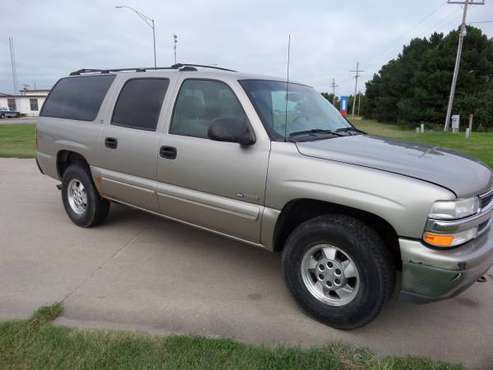 2000 CHEVY SUBURBAN**Great Hunting Wagon** for sale in Holdrege, NE