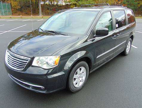 2013 Chrysler Town & Country - - by dealer - vehicle for sale in Waterbury, CT