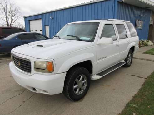 2000 Cadillac Escalade 4WD - cars & trucks - by owner - vehicle... for sale in saginaw, MI