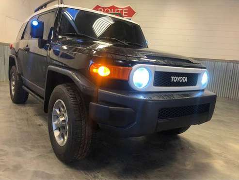 LIKE NEW 2013 Toyota FJ Cruiser 4x4 Manual Only $26,988 !!! - cars &... for sale in Norman, OK