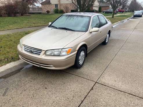 Toyota Camry - cars & trucks - by owner - vehicle automotive sale for sale in Clinton Township, MI