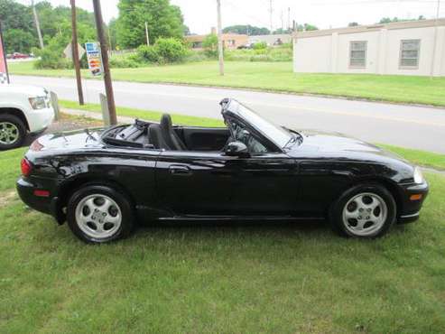 1999 MAZDA MIATA MX-5 - cars & trucks - by dealer - vehicle... for sale in Youngstown, OH