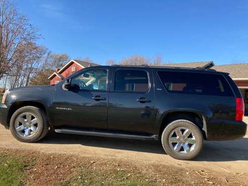 2011 GMC Yukon XL SLT 4wd - cars & trucks - by owner - vehicle... for sale in Canby, MN